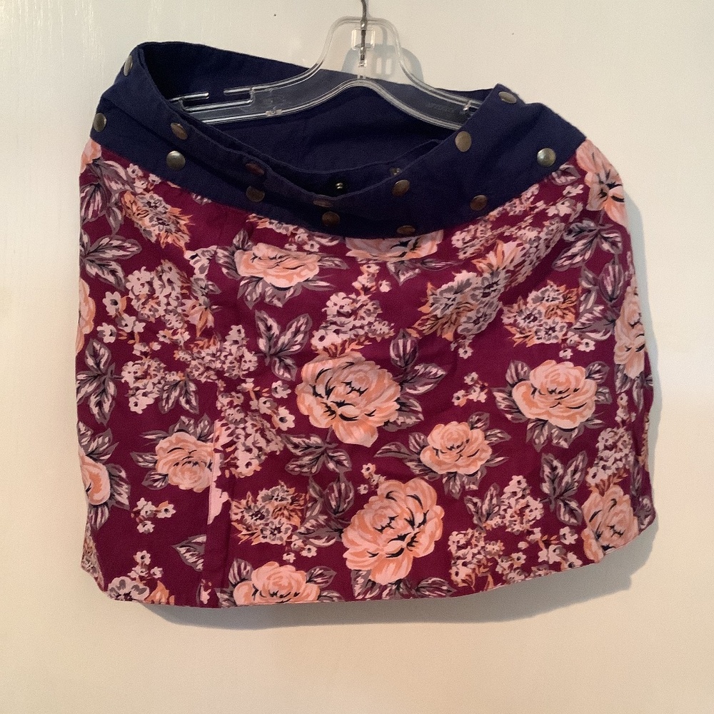 Coline Adjustable/Reversible Mini-Skirt.  One size fits most.EUC
